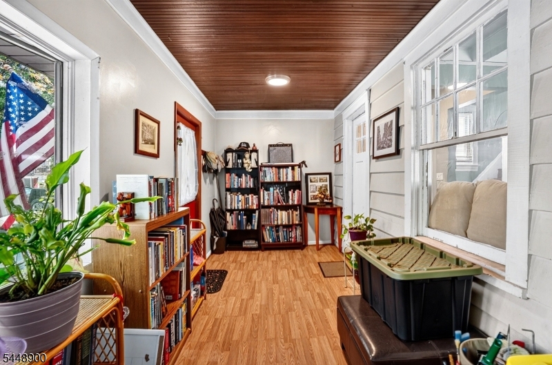 90 7Th St