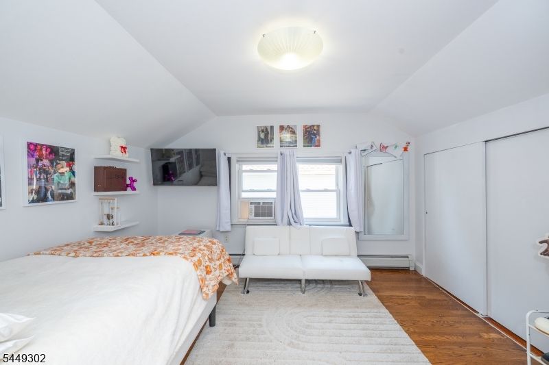 160 Mt Vernon St