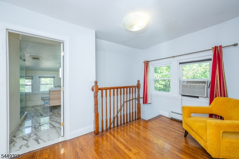 160 Mt Vernon St