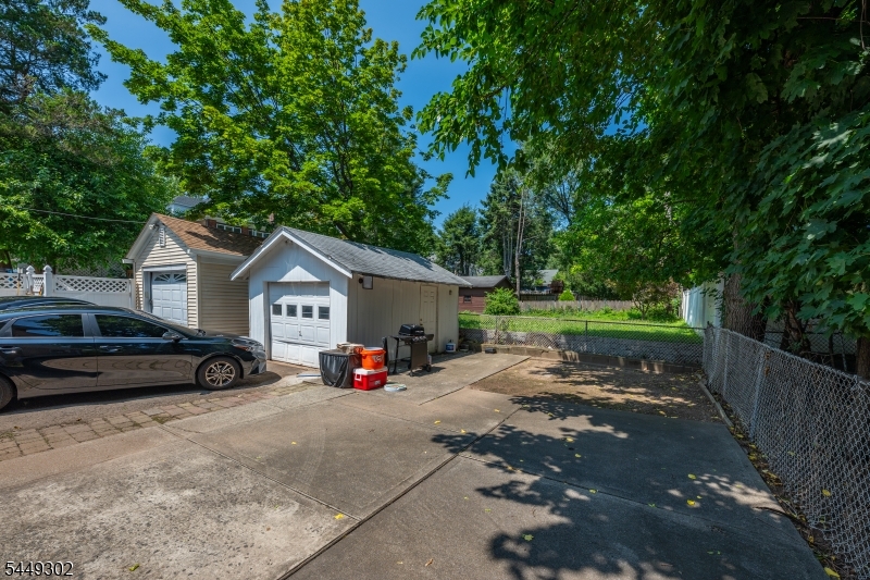 160 Mt Vernon St