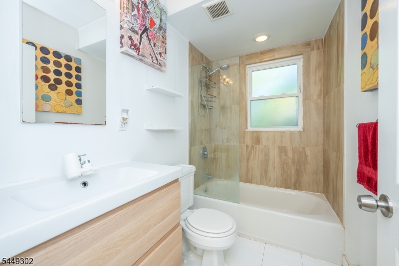 160 Mt Vernon St
