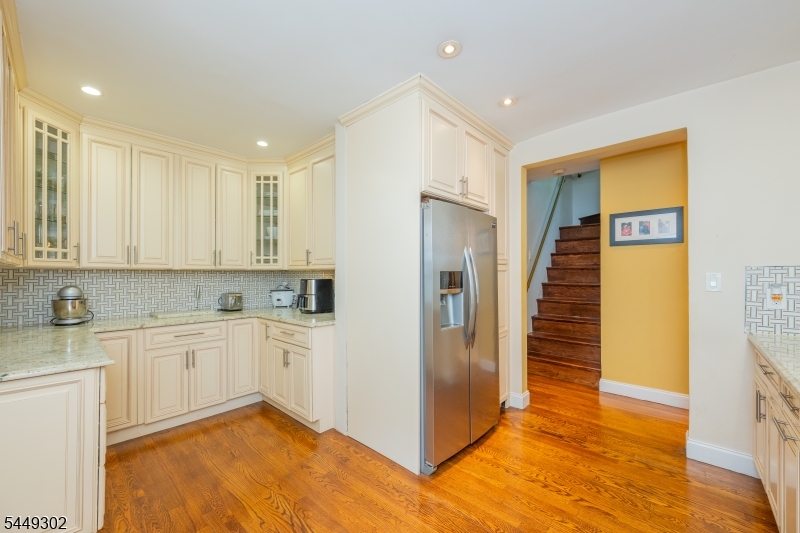 160 Mt Vernon St