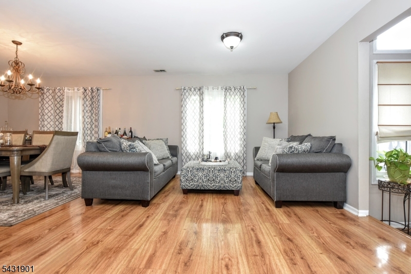 9 Braemar Dr