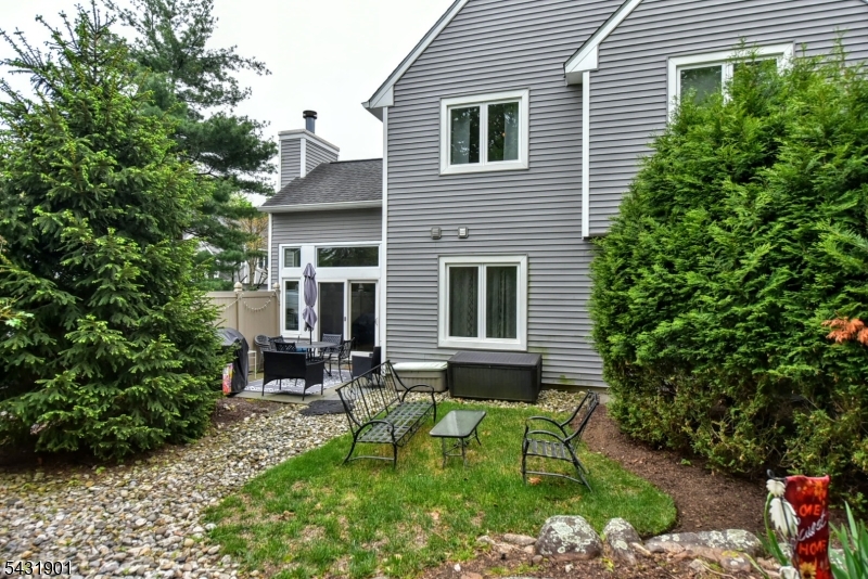 9 Braemar Dr