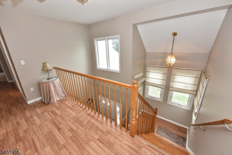 9 Braemar Dr