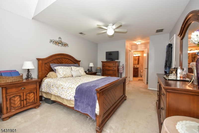 9 Braemar Dr