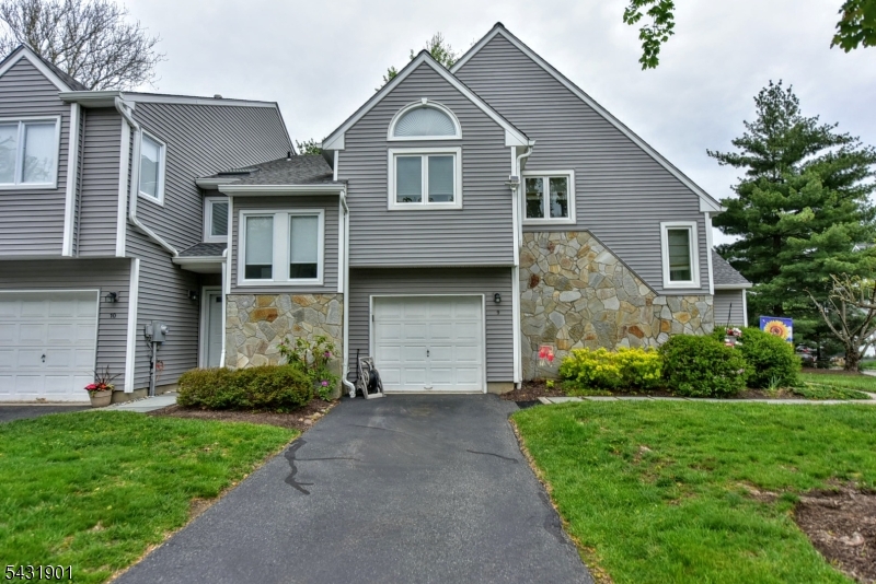 9 Braemar Dr