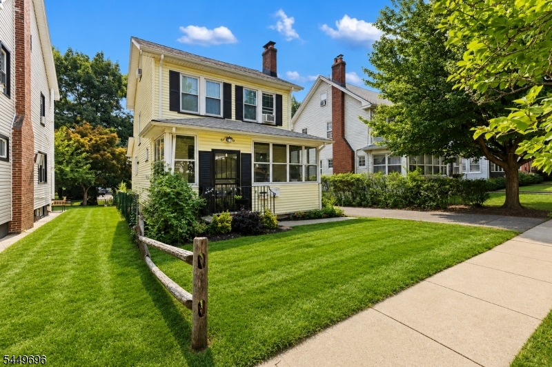 4 James Ct