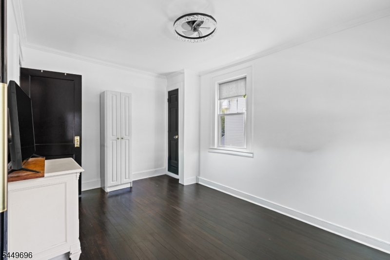 4 James Ct