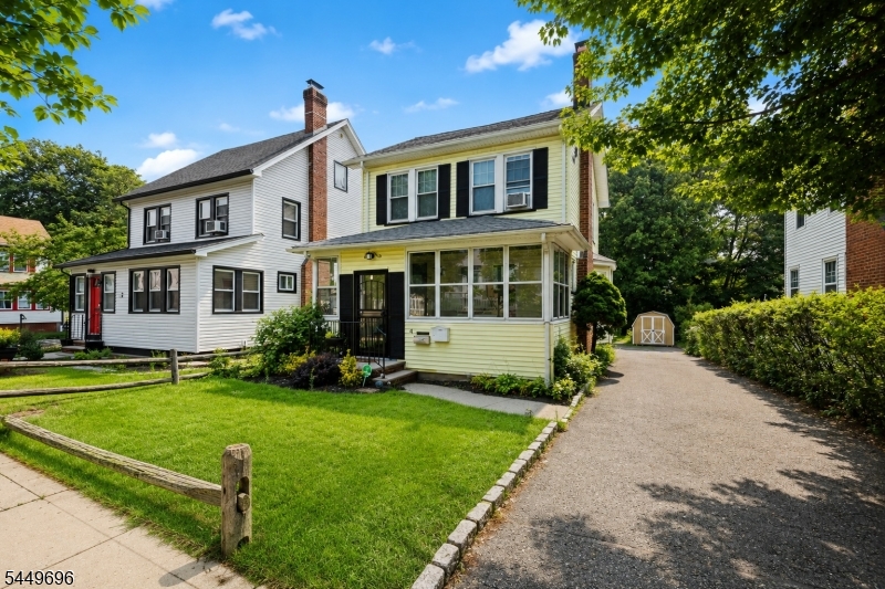 4 James Ct