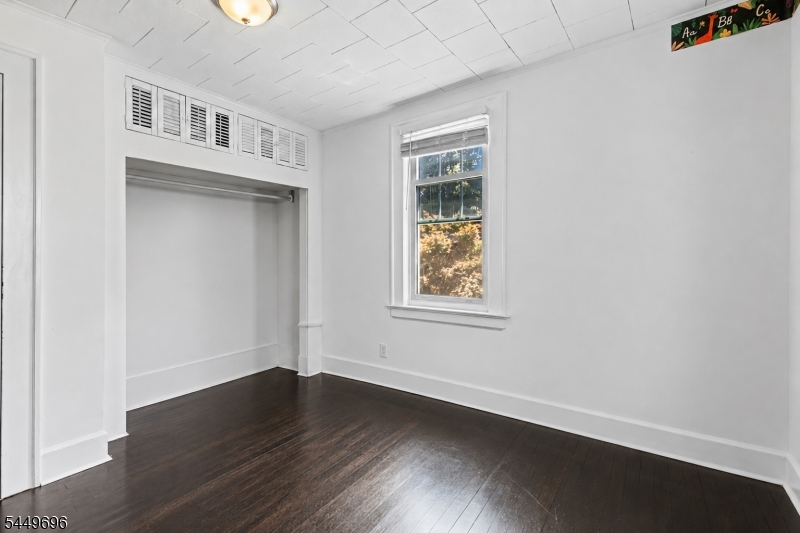 4 James Ct