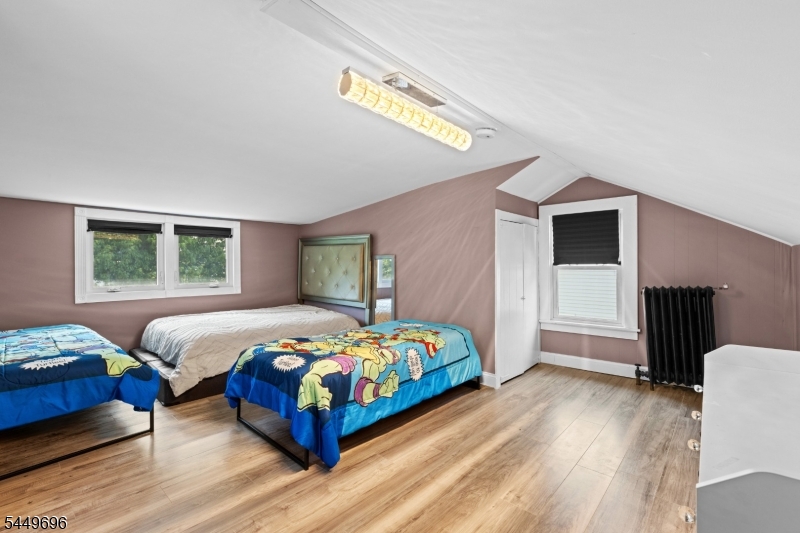 4 James Ct