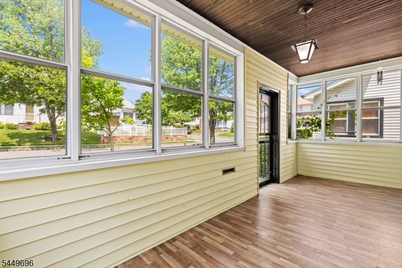 4 James Ct