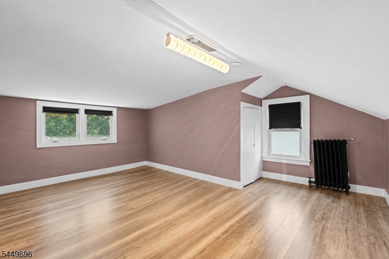 4 James Ct