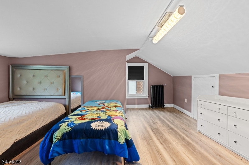 4 James Ct