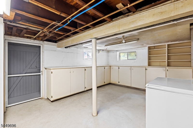 4 James Ct