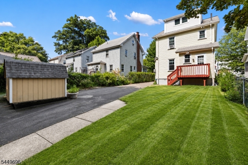 4 James Ct