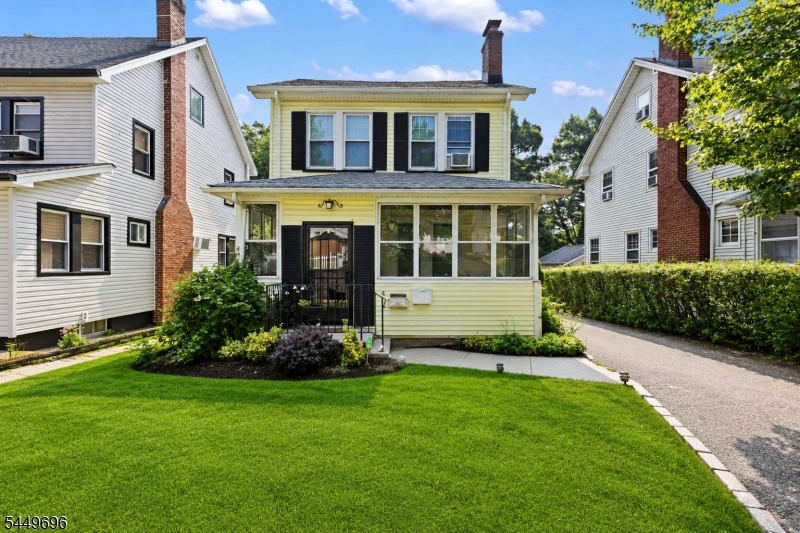 4 James Ct
