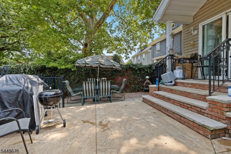 821 Wyoming Ave