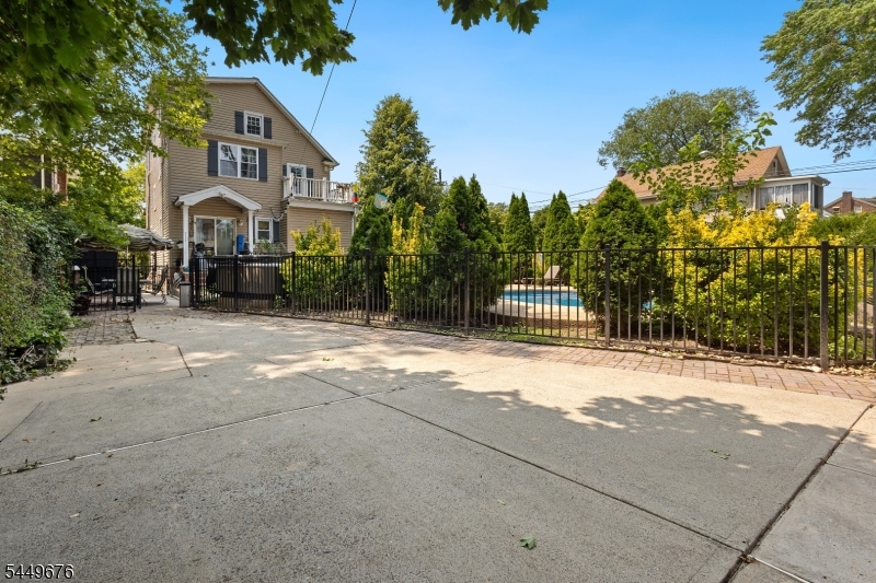 821 Wyoming Ave