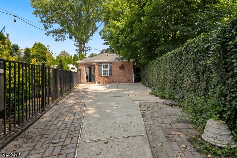 821 Wyoming Ave