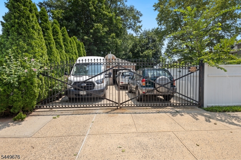 821 Wyoming Ave