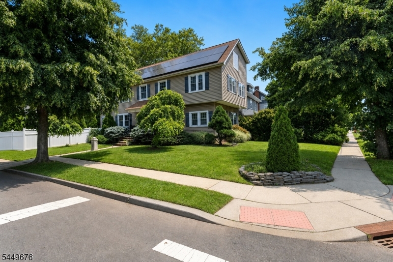 821 Wyoming Ave