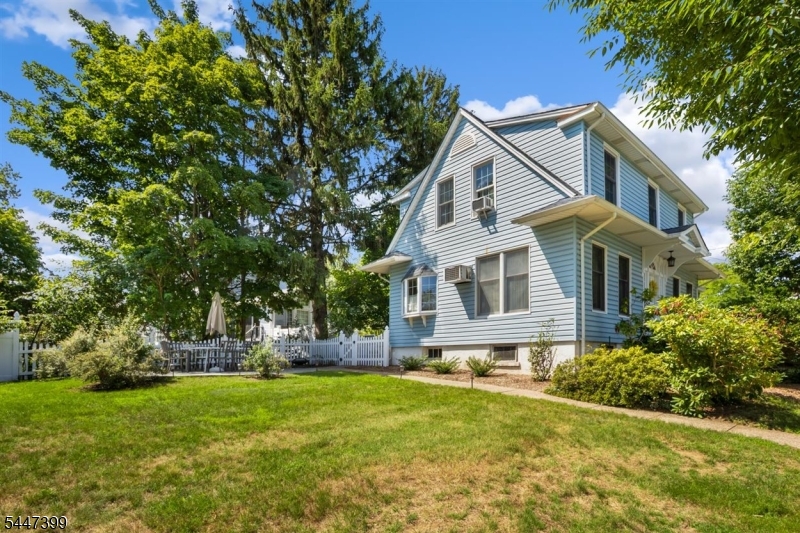 35 Lowell St