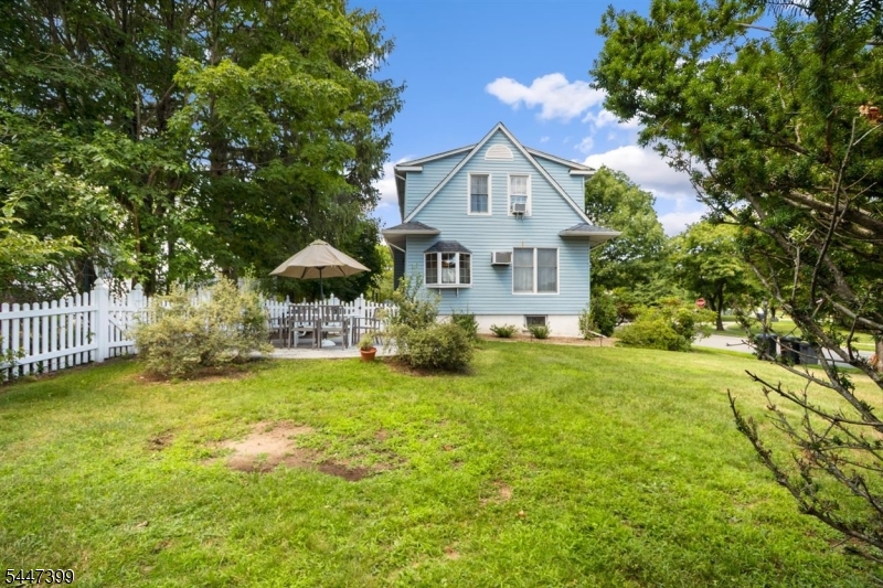 35 Lowell St