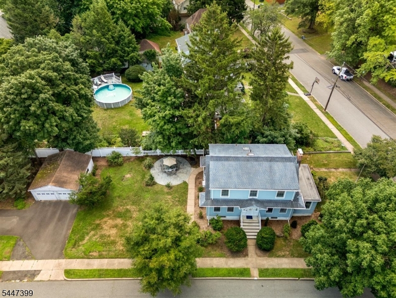 35 Lowell St