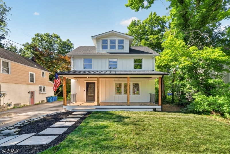 129 W Oak St