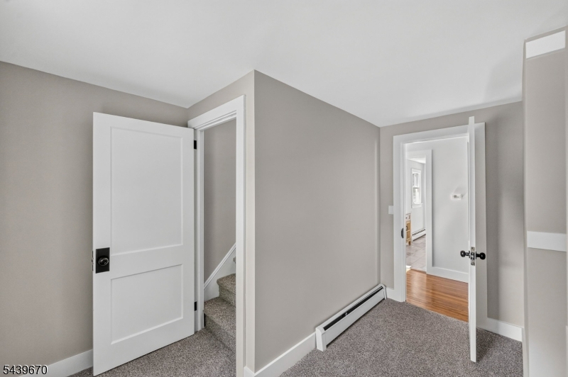 129 W Oak St