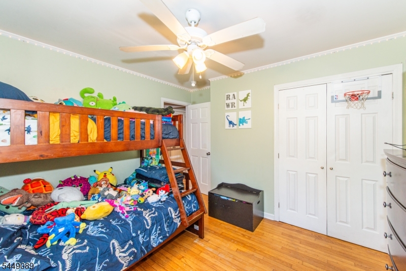88 Crescent Dr