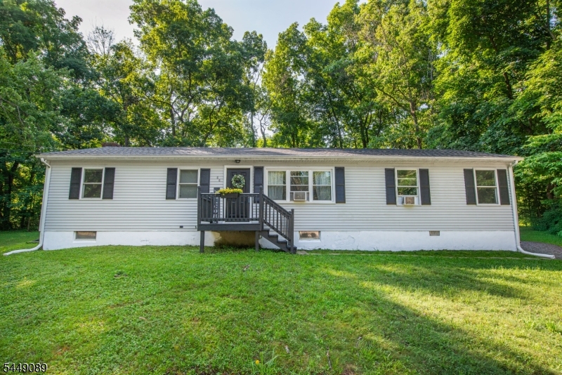 88 Crescent Dr