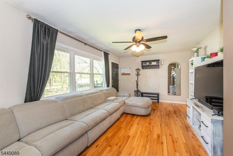 88 Crescent Dr