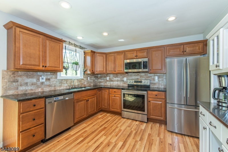 88 Crescent Dr