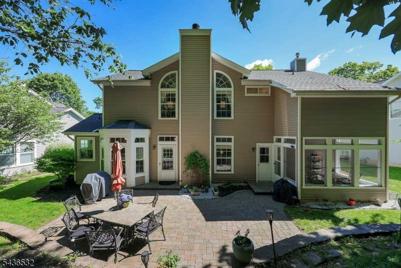 48 Huntington Rd