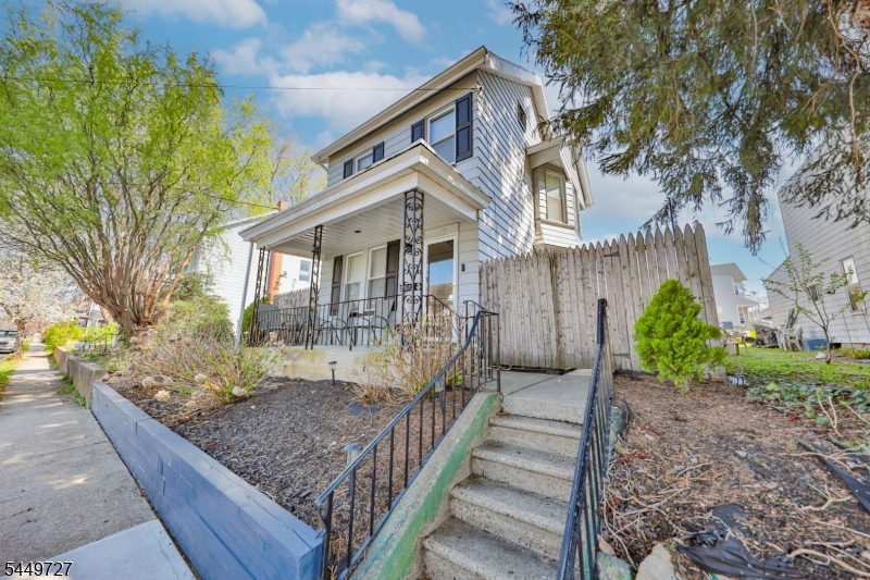 389 Grant St
