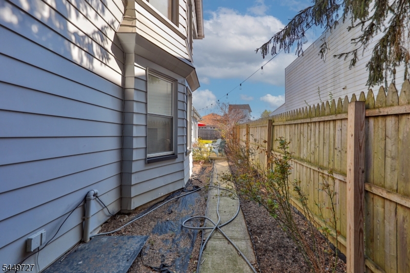 389 Grant St