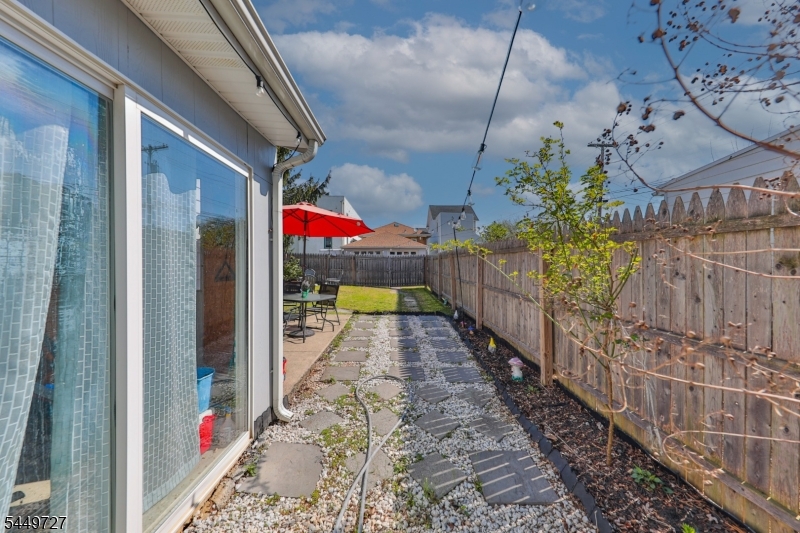 389 Grant St