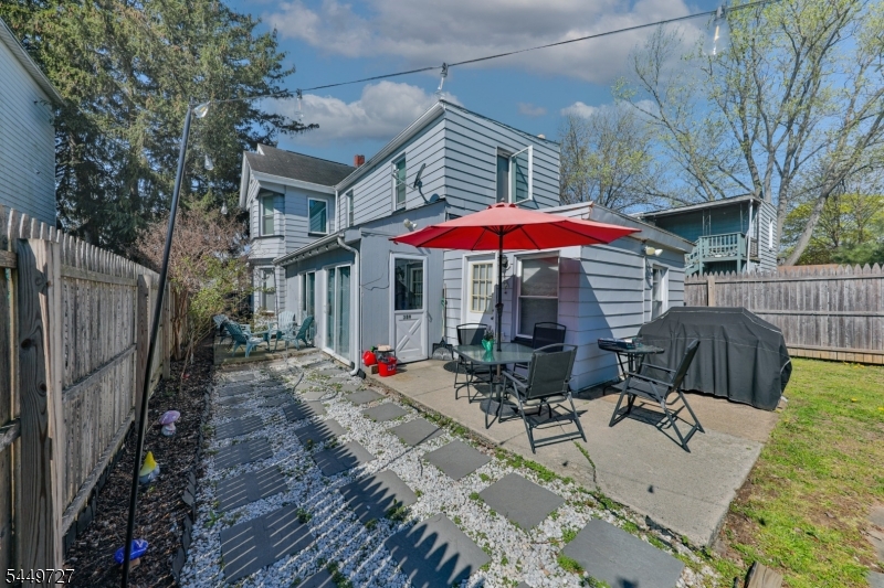 389 Grant St