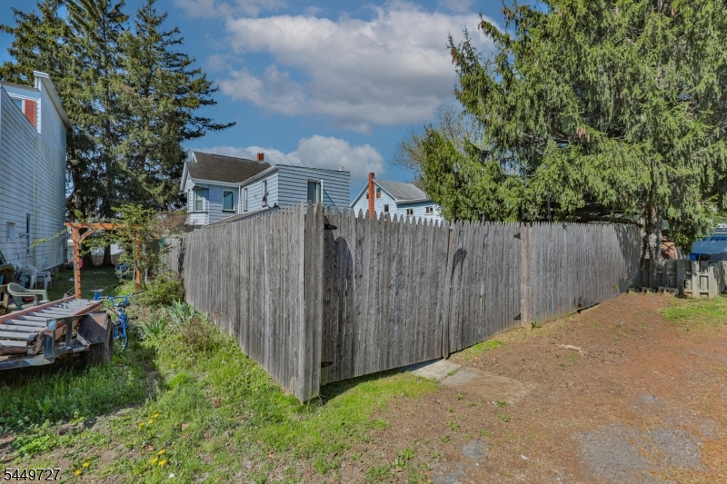 389 Grant St