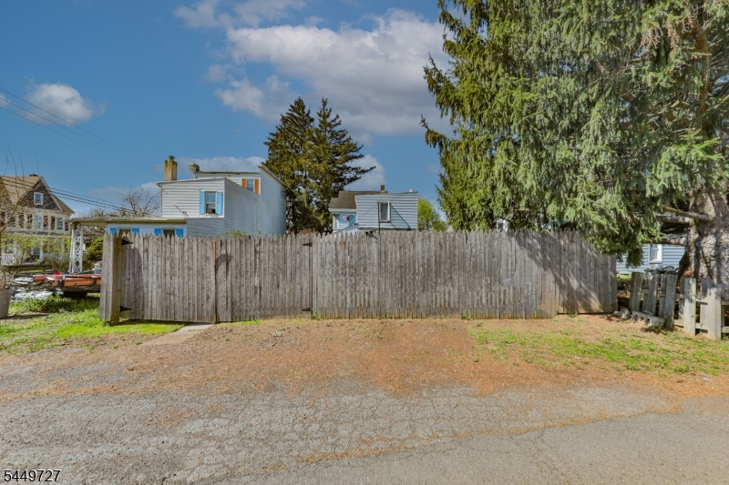 389 Grant St