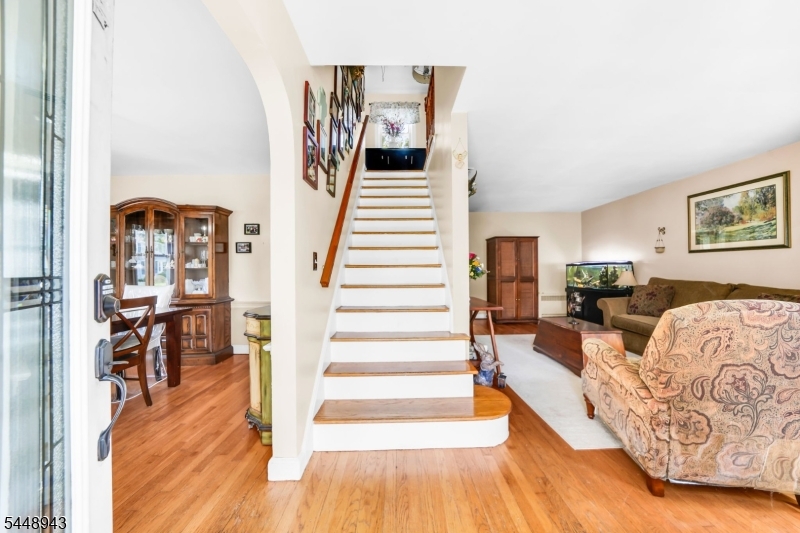 473 Whitewood Rd