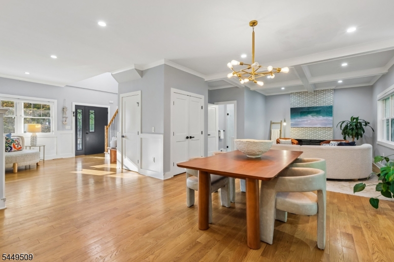 6 Ridgedale Ave