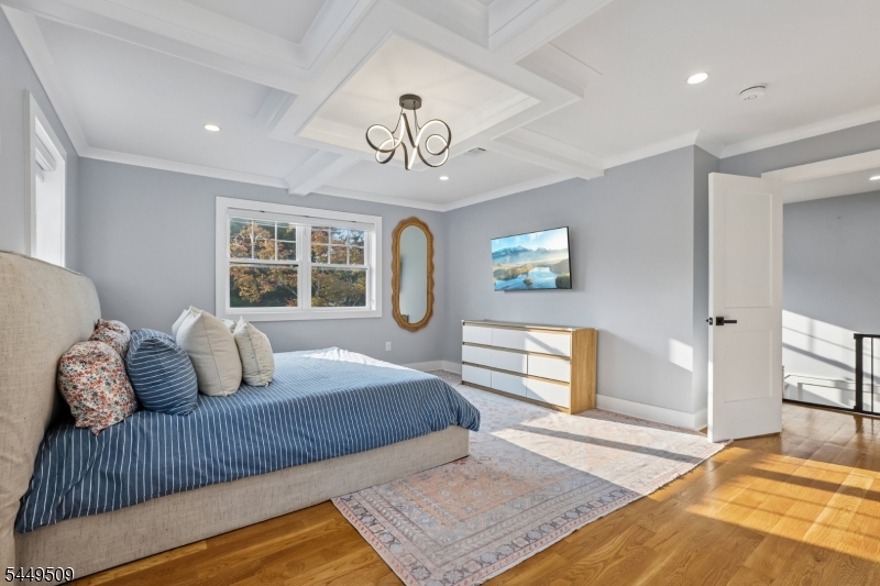 6 Ridgedale Ave