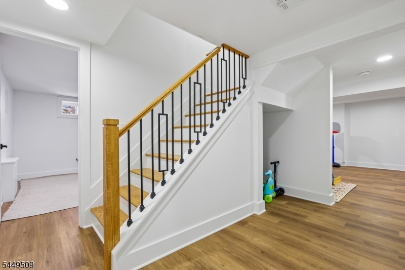 6 Ridgedale Ave