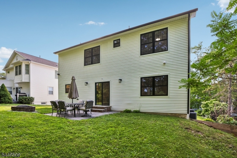 6 Ridgedale Ave