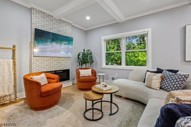 6 Ridgedale Ave