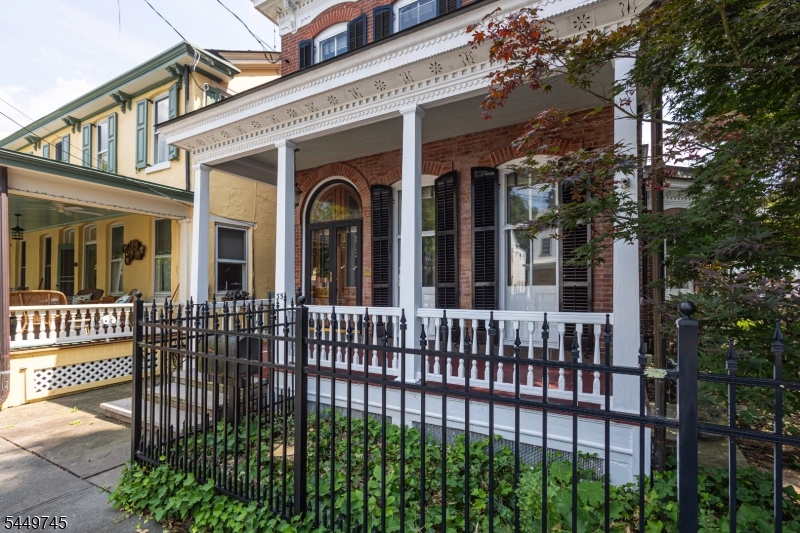 35 Perry St